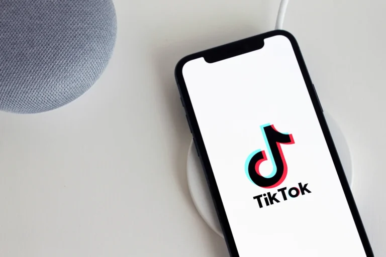 TikTok начал показывать ИИ-сгенерированные результаты поиска от ChatGPT